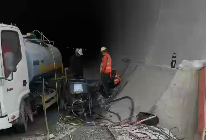 隧道过轨管疏通